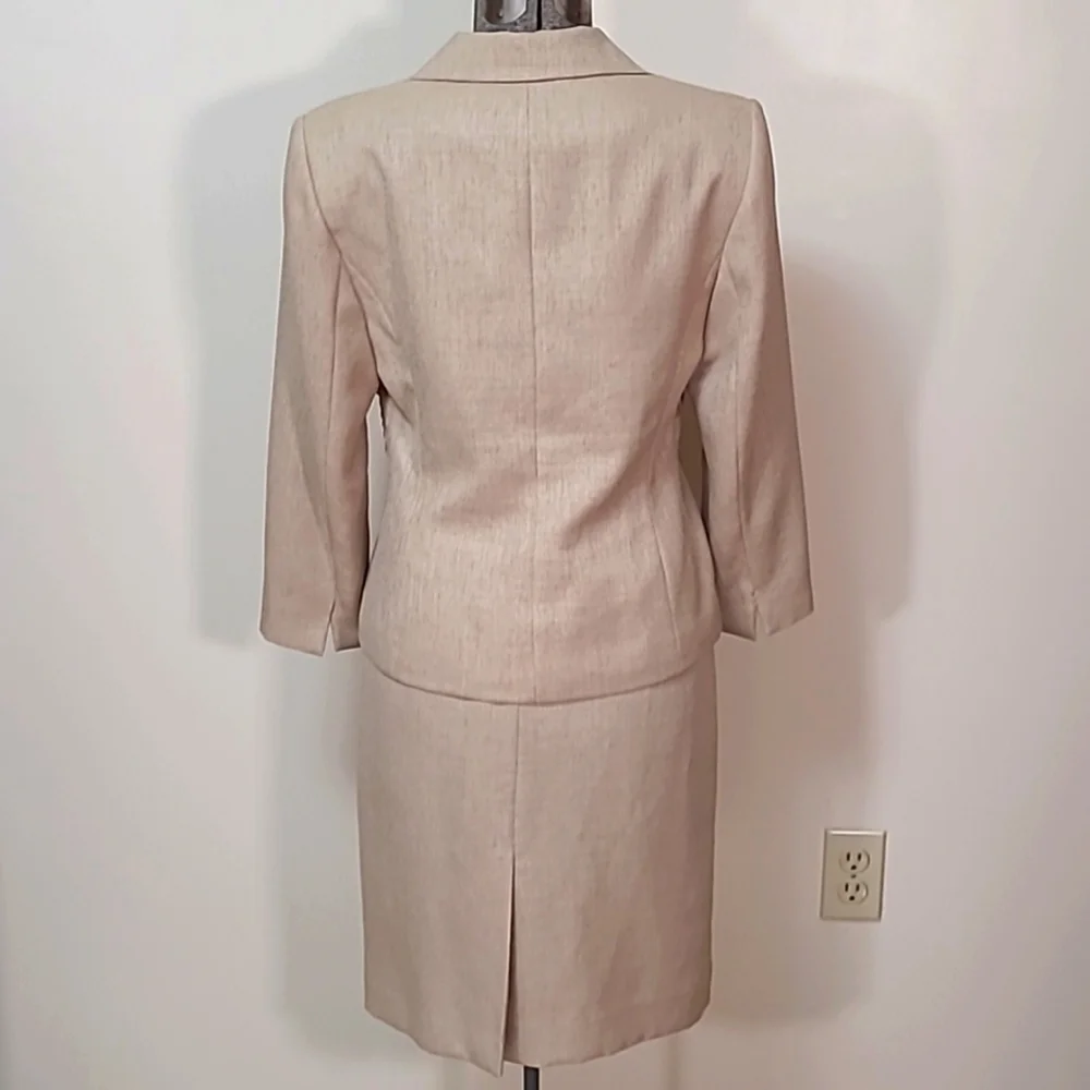 Kasper 2 piece Blazer Jacket Skirt Suit Set Tan Wood Beading Embroidery 8P - Picture 7 of 13
